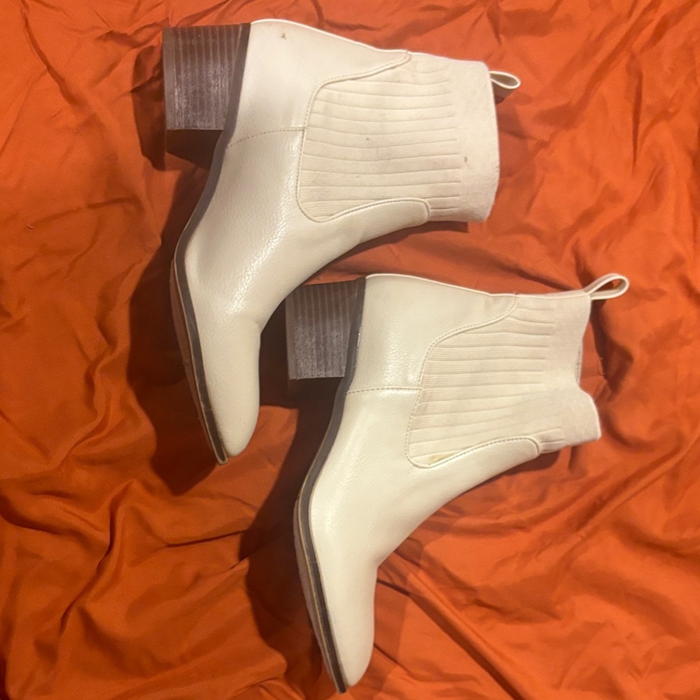 CL by Laundry Cream Ankle Booties